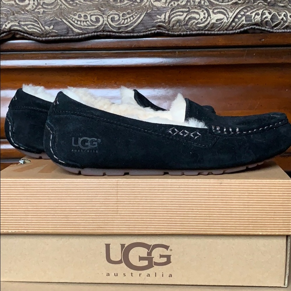 UGG Ansley Slipper BRAND NEW Size 6